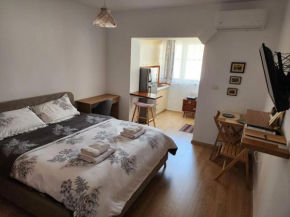 Andi's Place-Comfy Studio-City Center